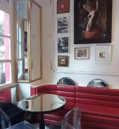 Alojamiento Buciero بيت ضيافة 4*